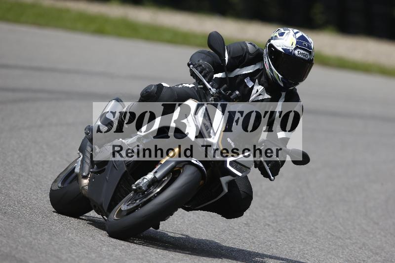 /Archiv-2024/29 12.06.2024 MOTO.CH Track Day ADR/Gruppe rot/30